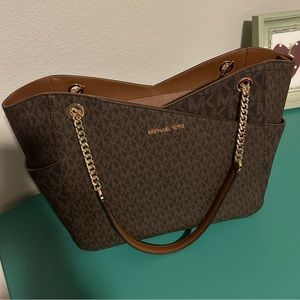 MICHAEL KORS OUTLETJet Set Large Logo Shoulder Bag purse